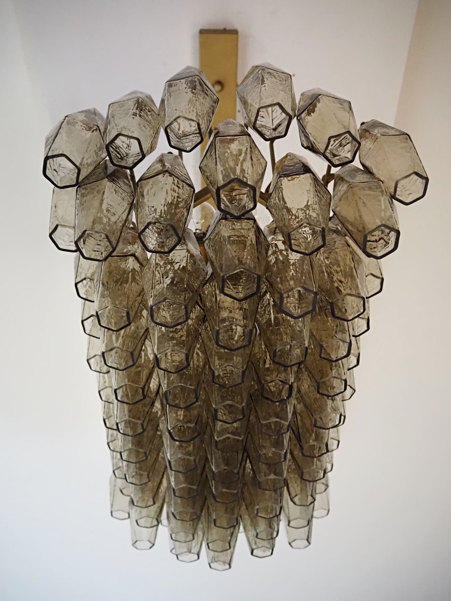 Murano Chandelier 29.5"W – Poliedri – 84 glasses – Smoked by Meetlighting