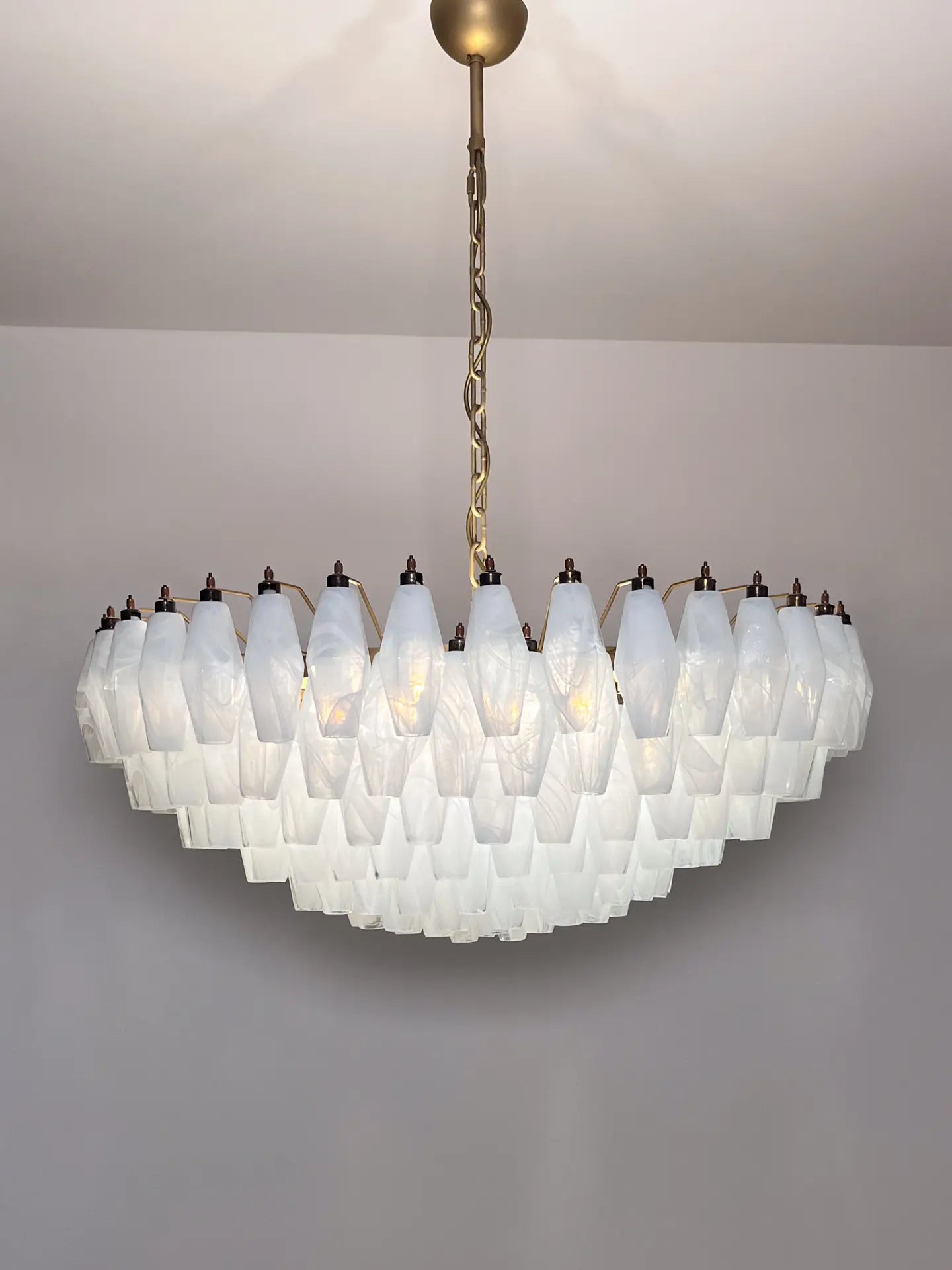 Murano Chandelier – Poliedri – 185 glass – White Alabaster by Meetlighting