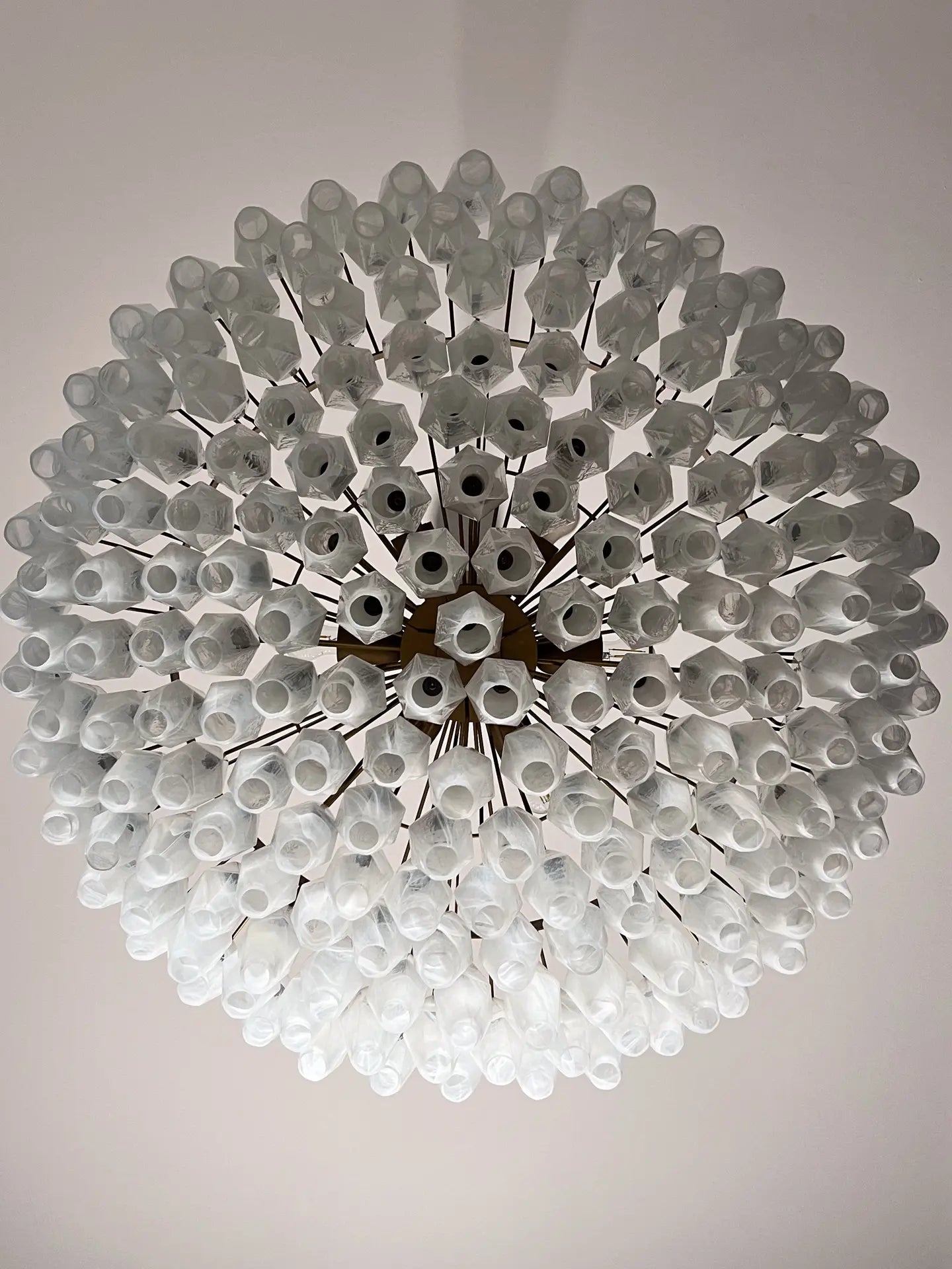 Murano Chandelier – Poliedri – 185 glass – White Alabaster by Meetlighting
