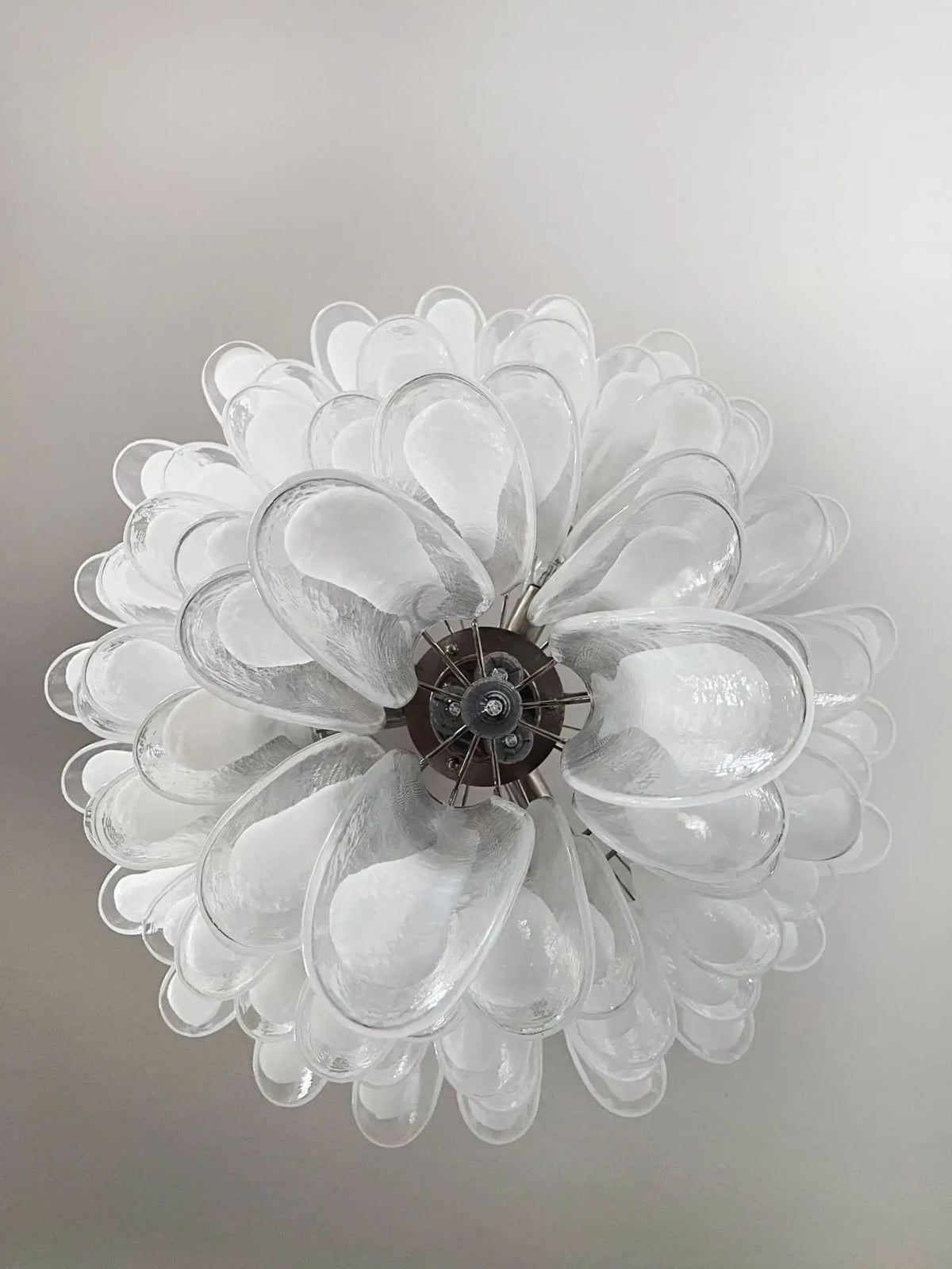 Murano Chandelier – 75 petals – Transparent by Meetlighting