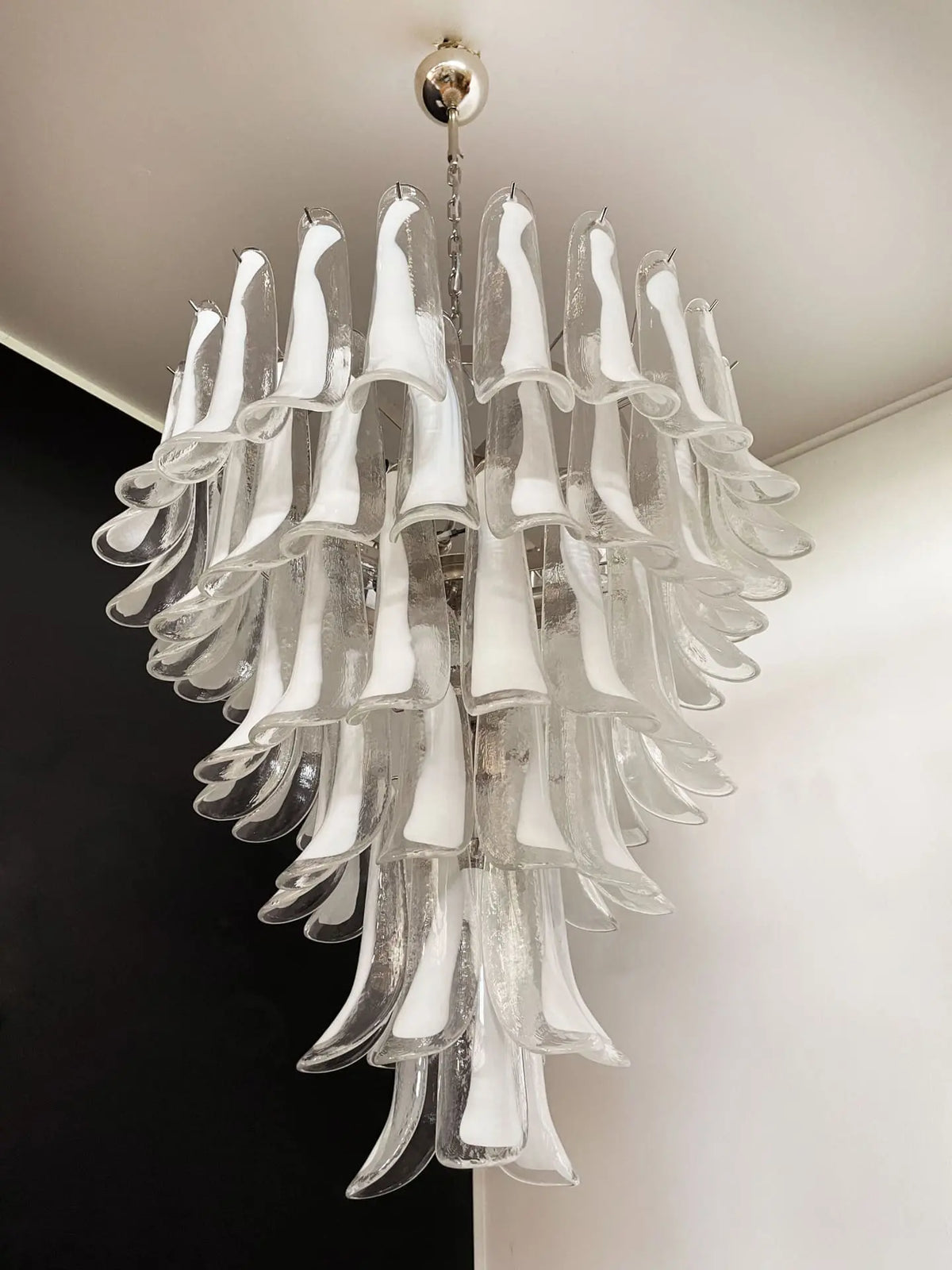 Murano Chandelier – 75 petals – Transparent by Meetlighting