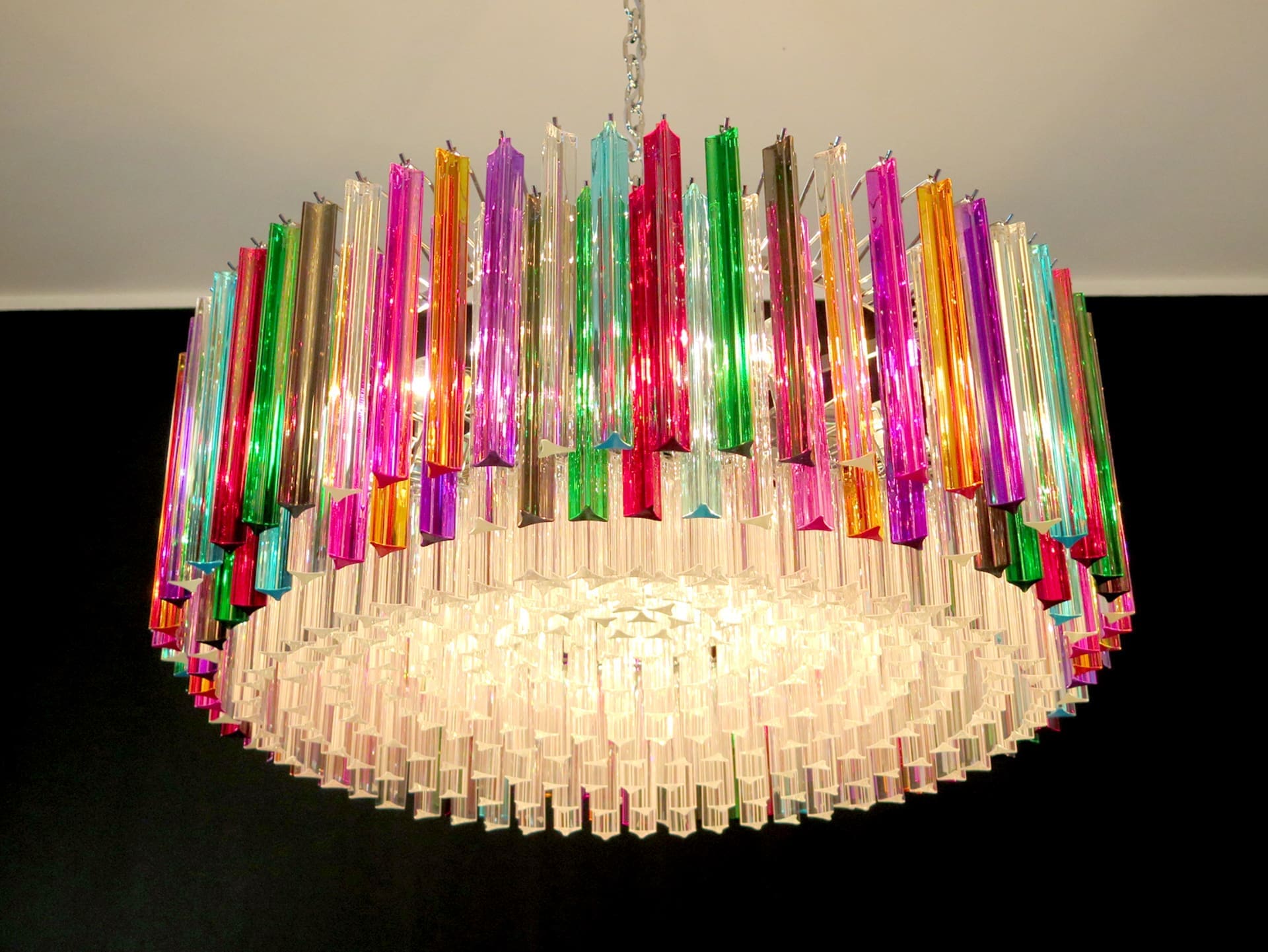 Murano Chandelier – Triedri Round – 391 prisms – Multi by Meetlighting