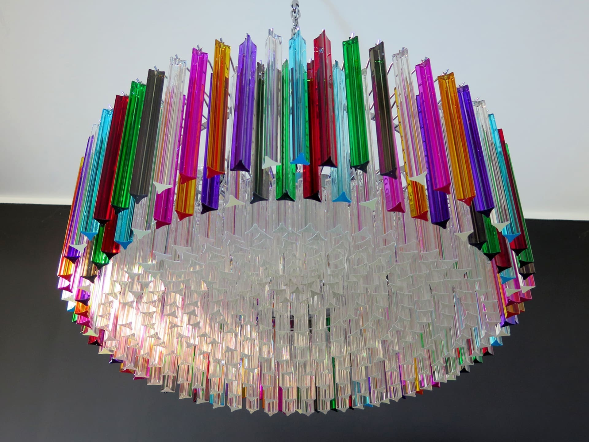Murano Chandelier – Triedri Round – 391 prisms – Multi by Meetlighting