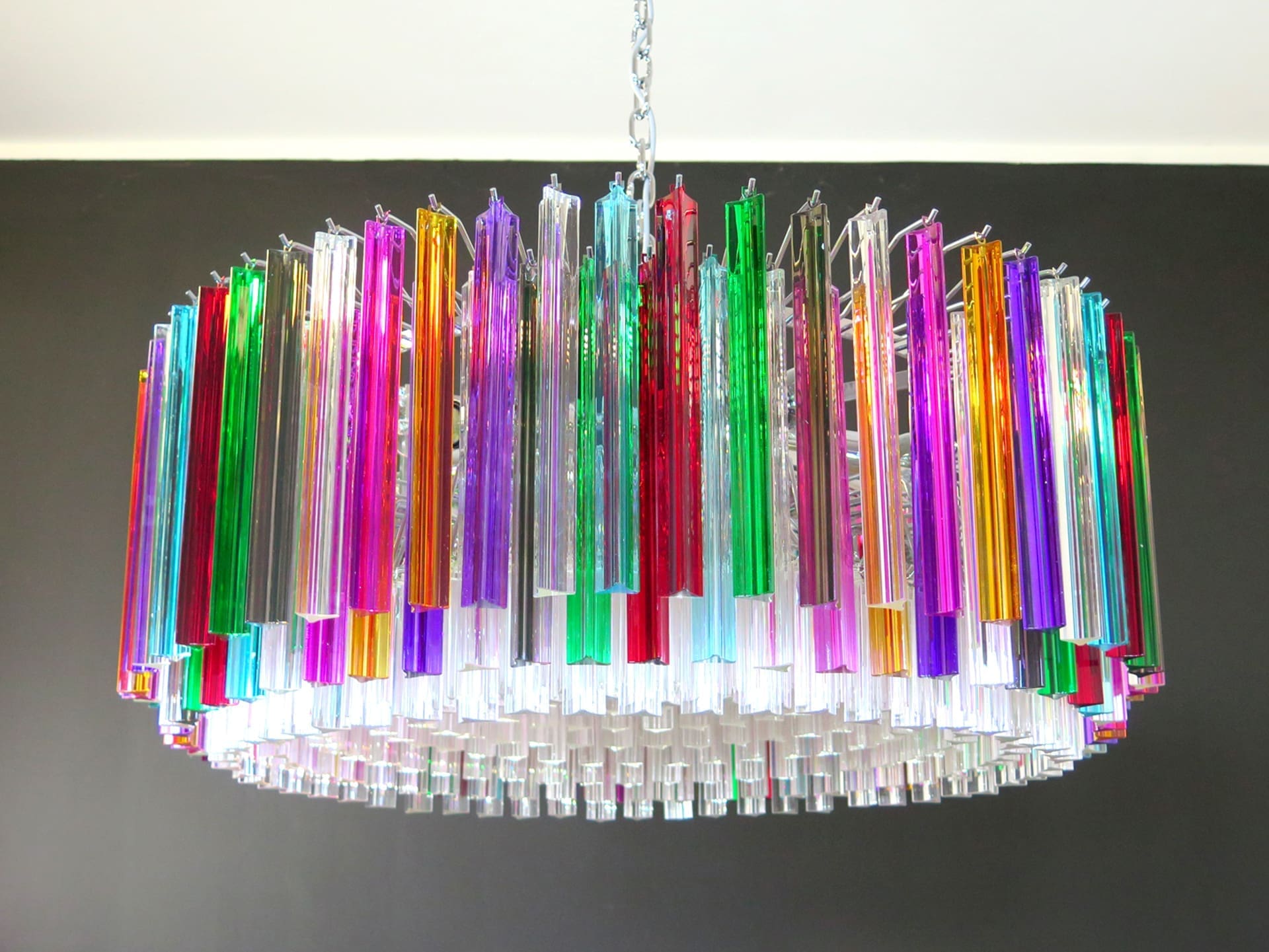 Murano Chandelier – Triedri Round – 391 prisms – Multi by Meetlighting
