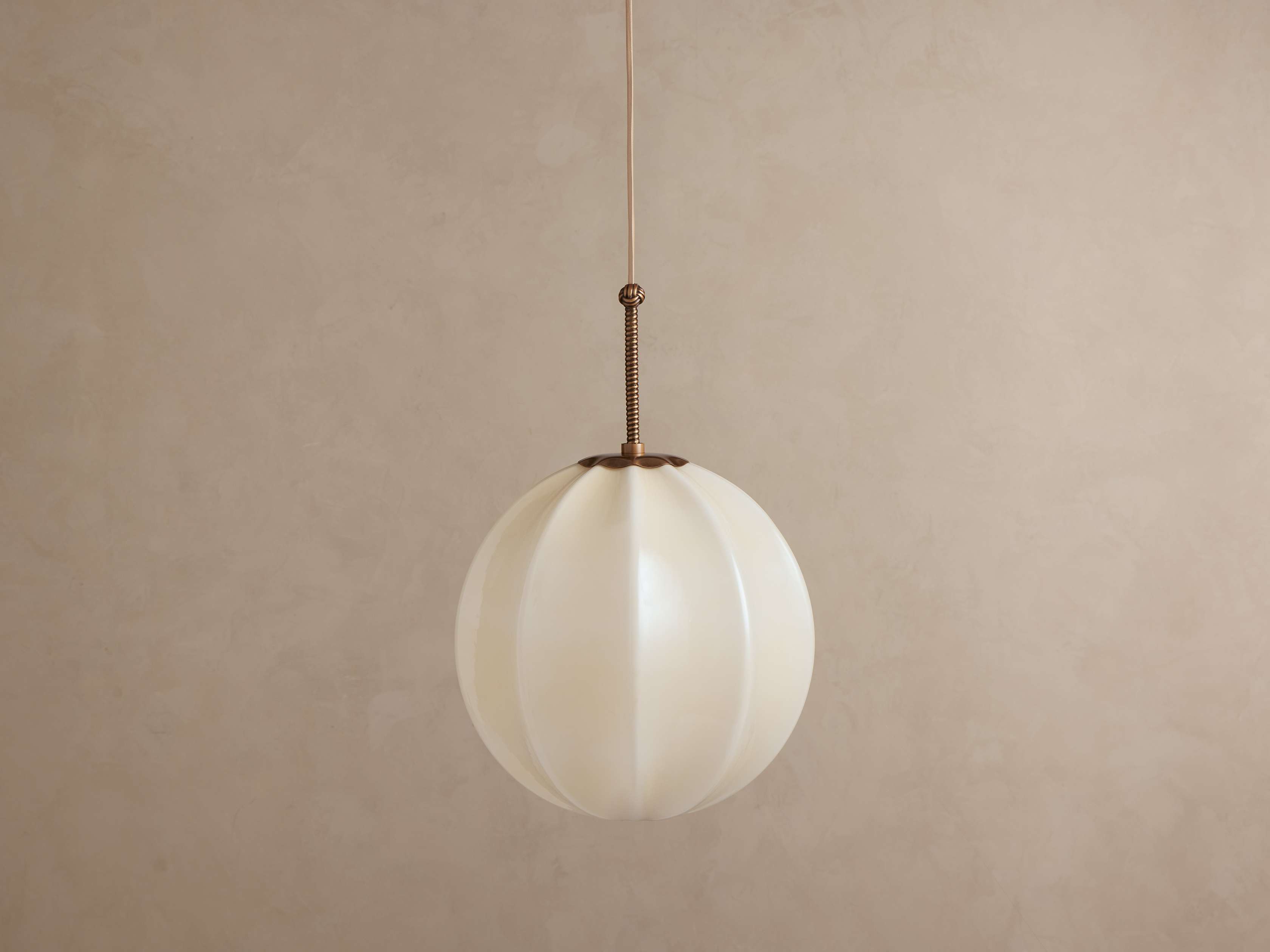 Agnes Pendant 12" 16" 20"D