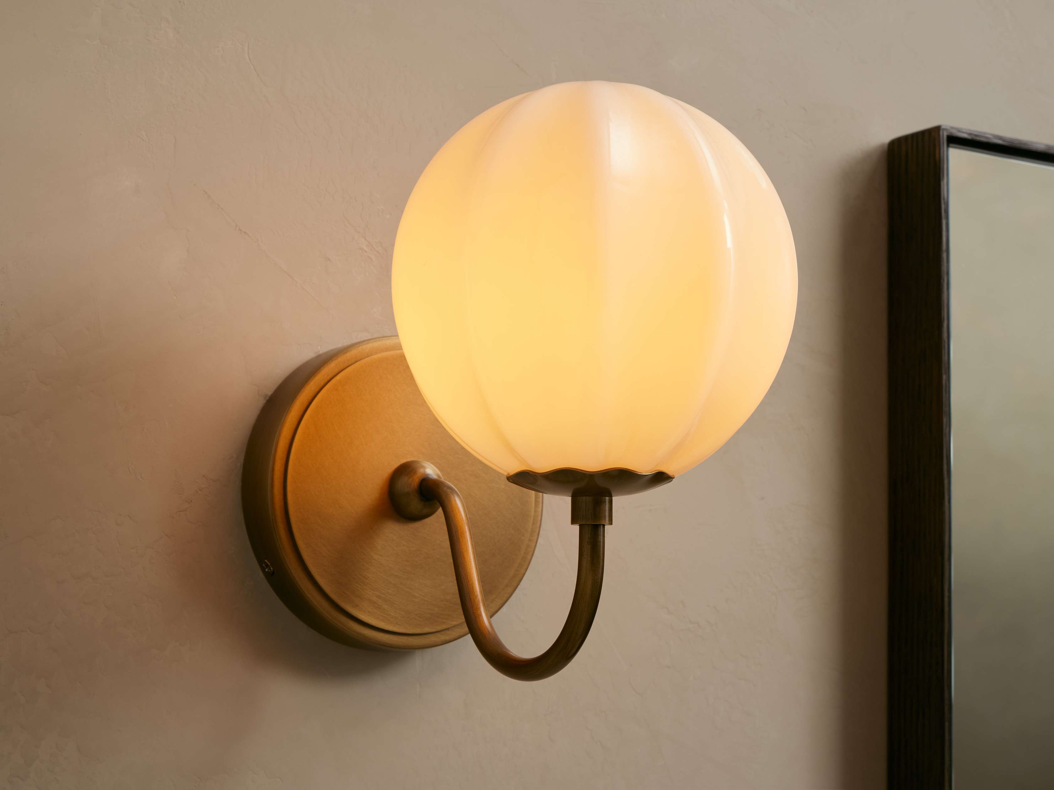 Agnes Gooseneck Sconce