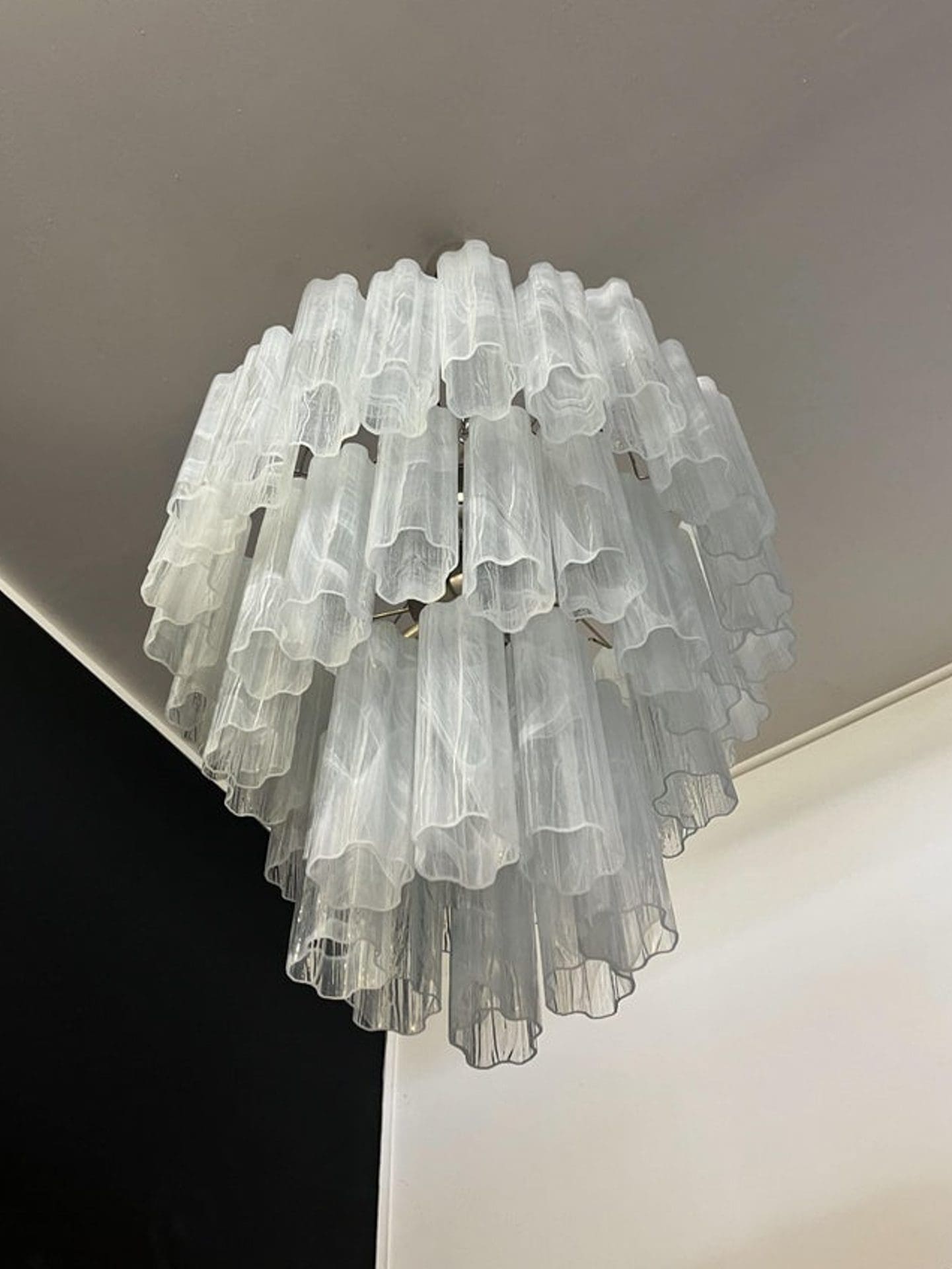 Murano Chandelier – 48 tubes – Alabaster White