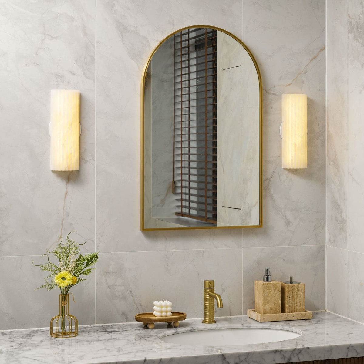 Alvia Alabaster Wall Light by Meetlighting