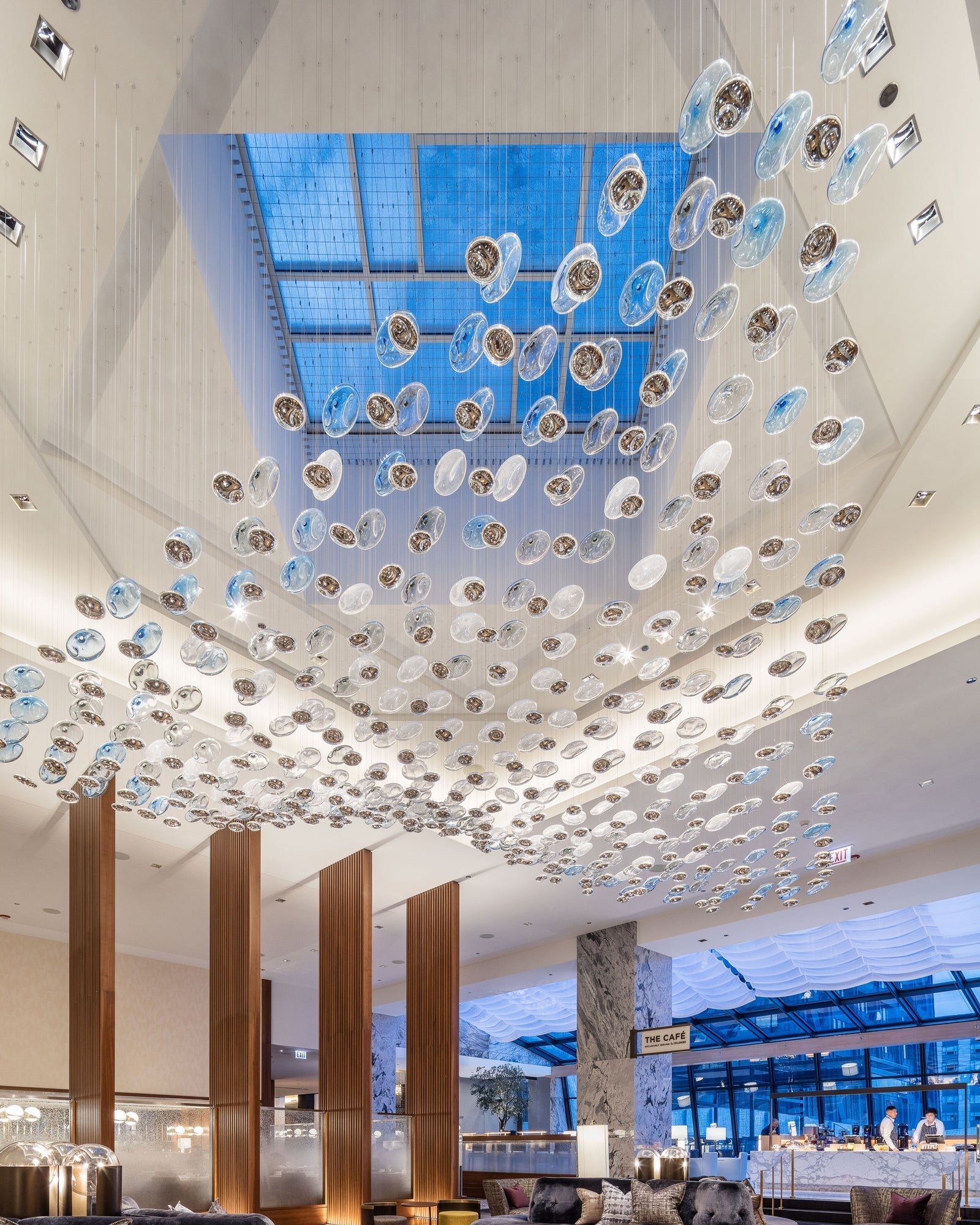 Flying Surge Chandelier-MEET LIGHTING