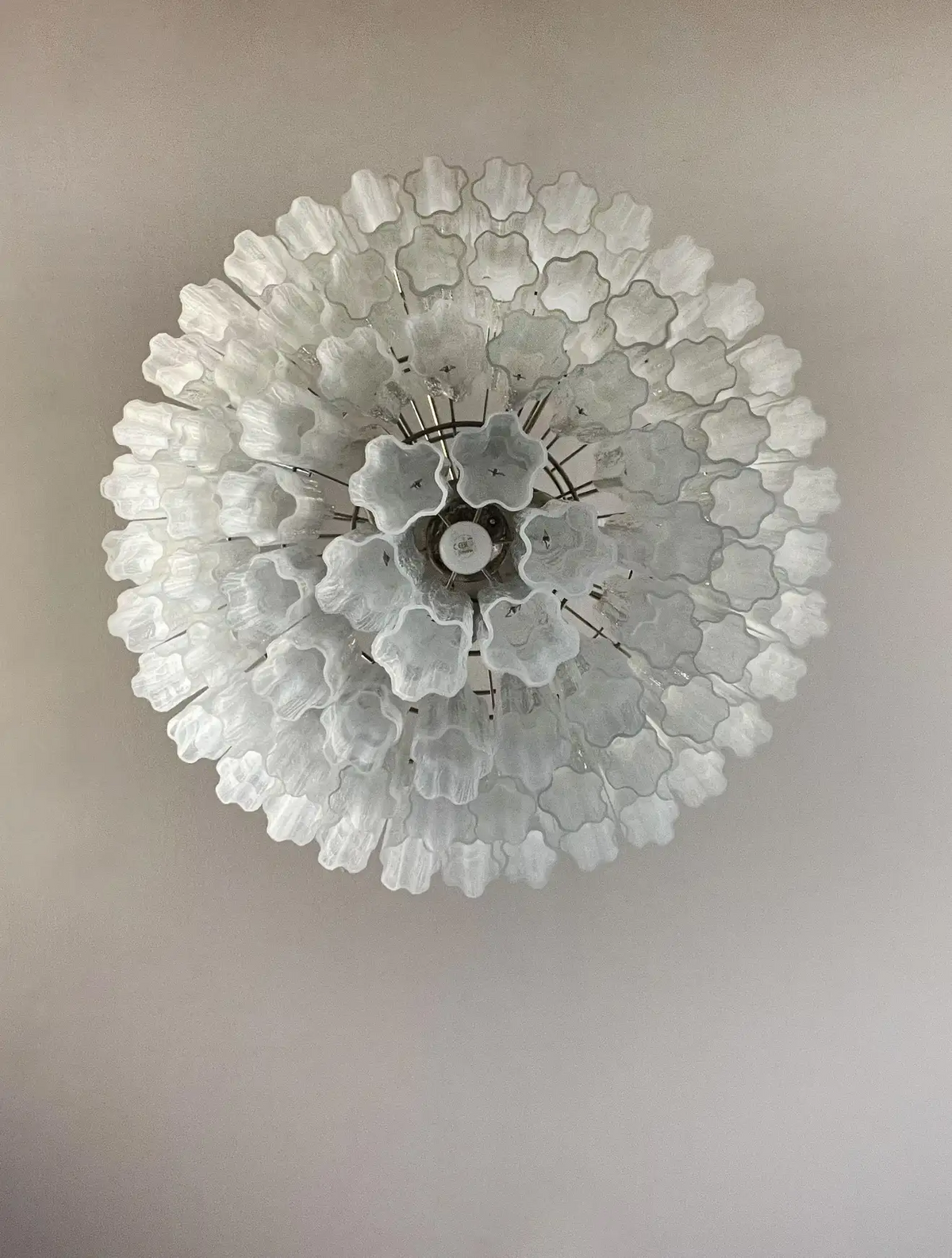 Murano Chandelier – 78 tubes – Alabaster white by Meetlighting