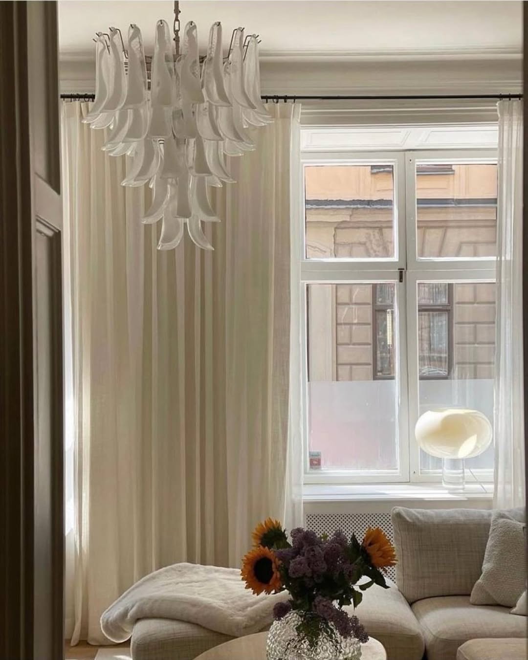 Murano Chandelier – 75 petals – Transparent by Meetlighting