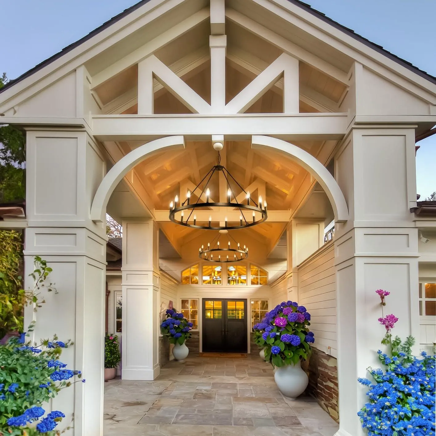 Camine Vintage Candelabra Round Chandelier 38"