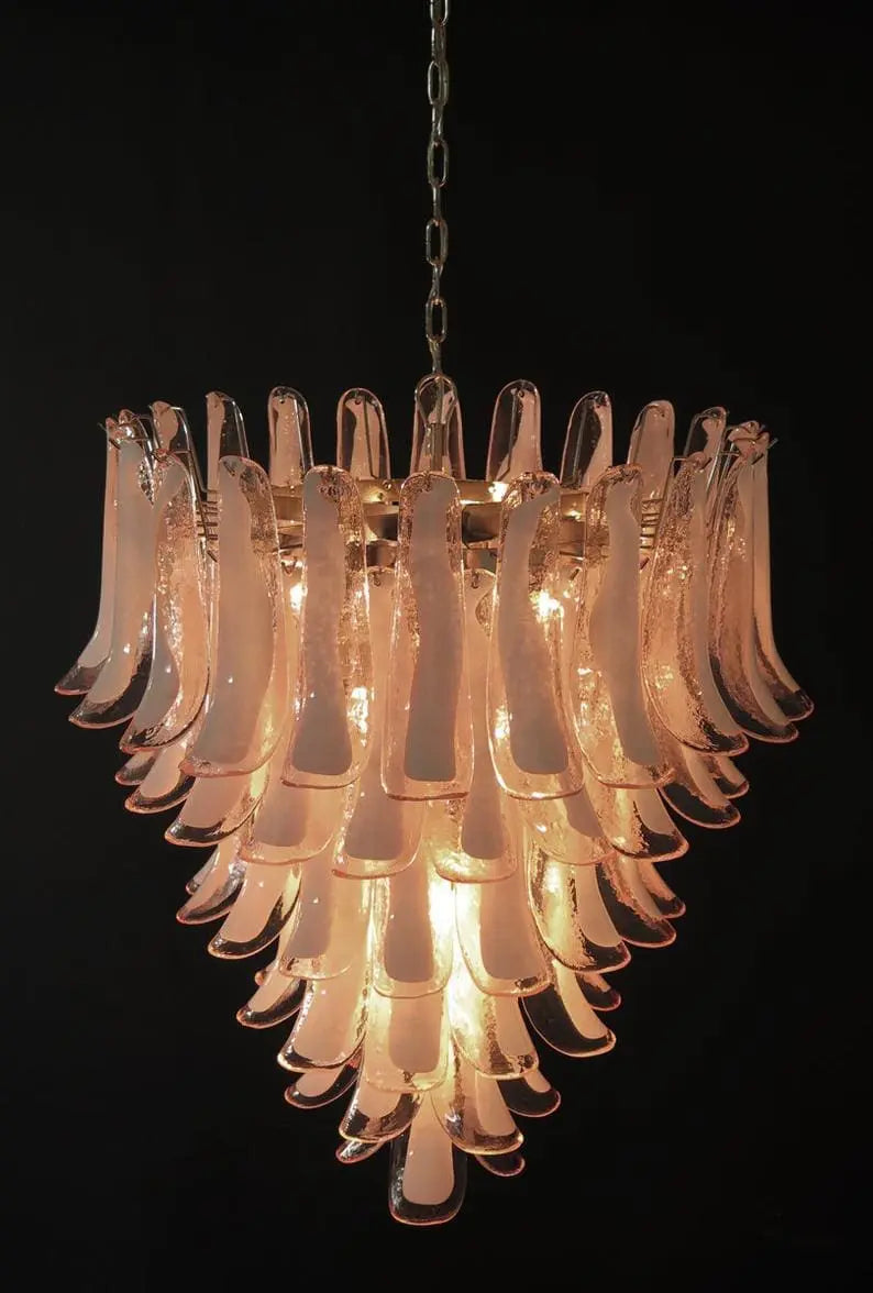 Murano Chandelier – 75 petals – Pink by Meetlighting