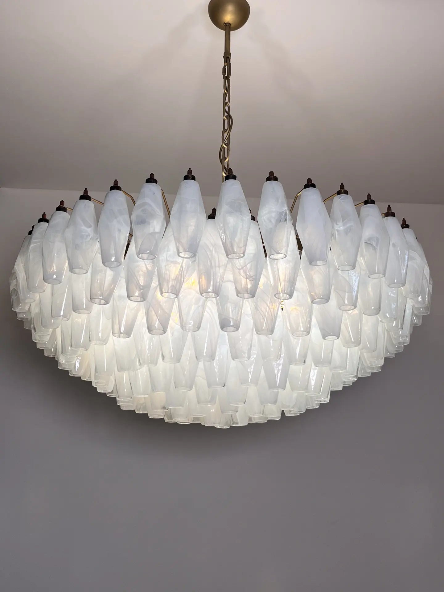 Murano Chandelier – Poliedri – 185 glass – White Alabaster by Meetlighting