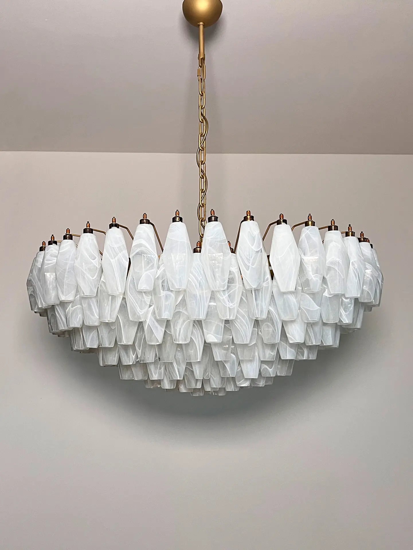 Murano Chandelier – Poliedri – 185 glass – White Alabaster by Meetlighting