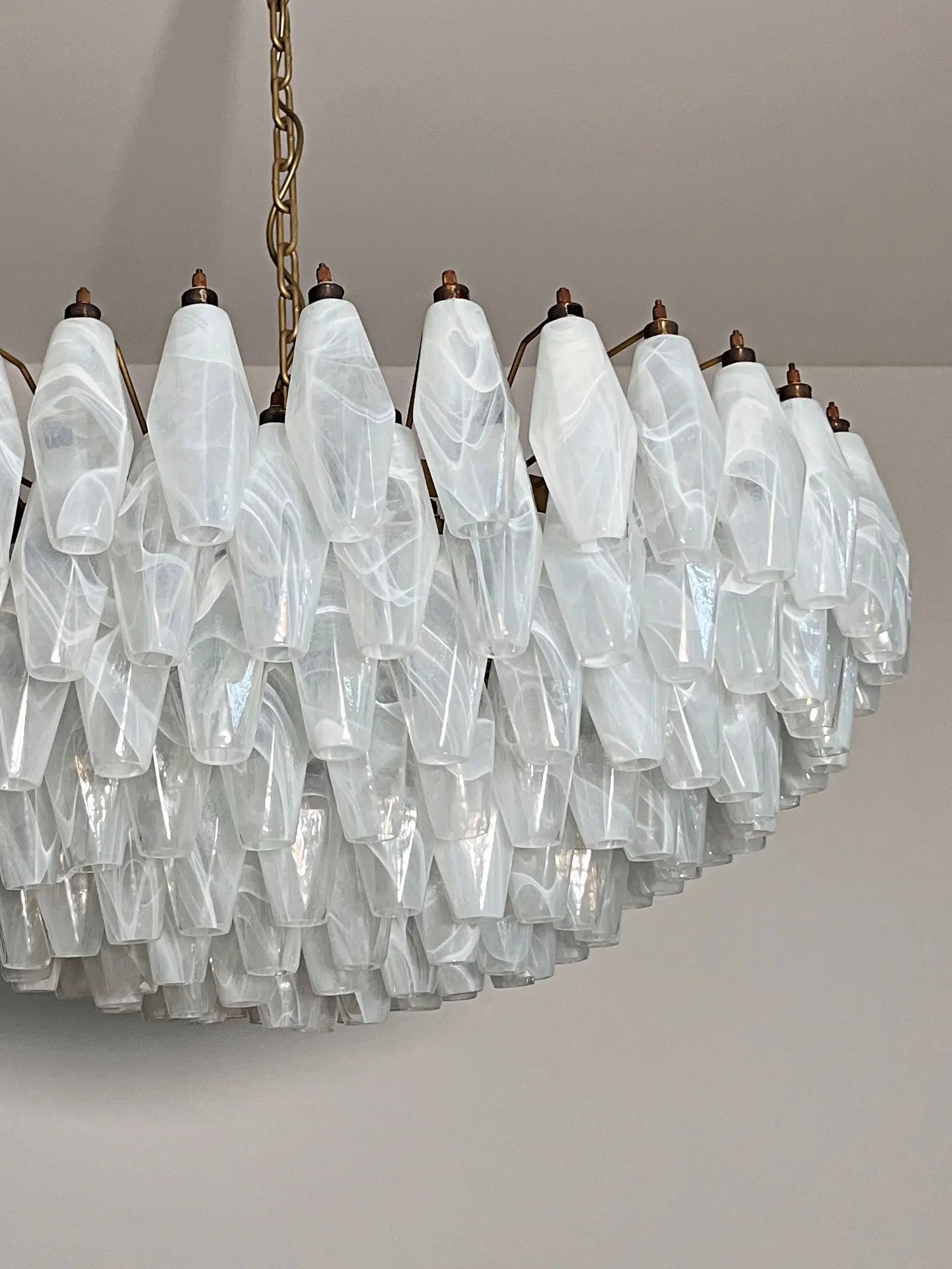 Murano Chandelier – Poliedri – 185 glass – White Alabaster by Meetlighting