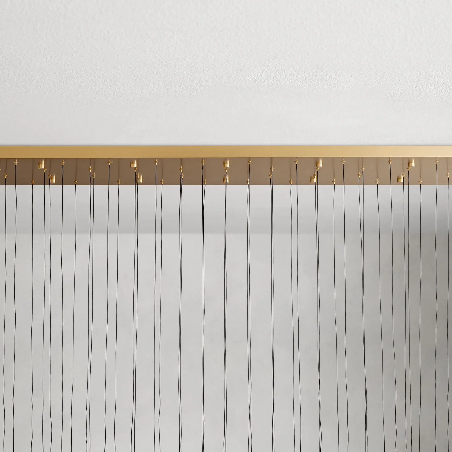 SOLITAIRE LINEAR CHANDELIER 70W (CUSTOMIZE DROP 20)