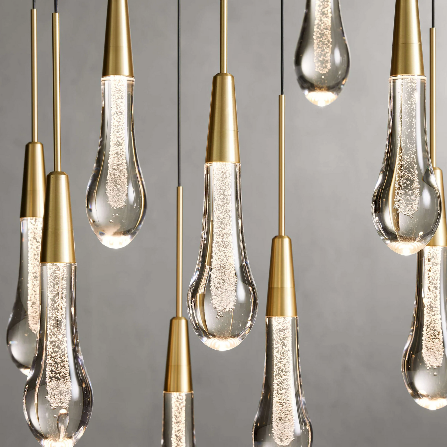 SOLITAIRE LINEAR CHANDELIER 70W (CUSTOMIZE DROP 20)