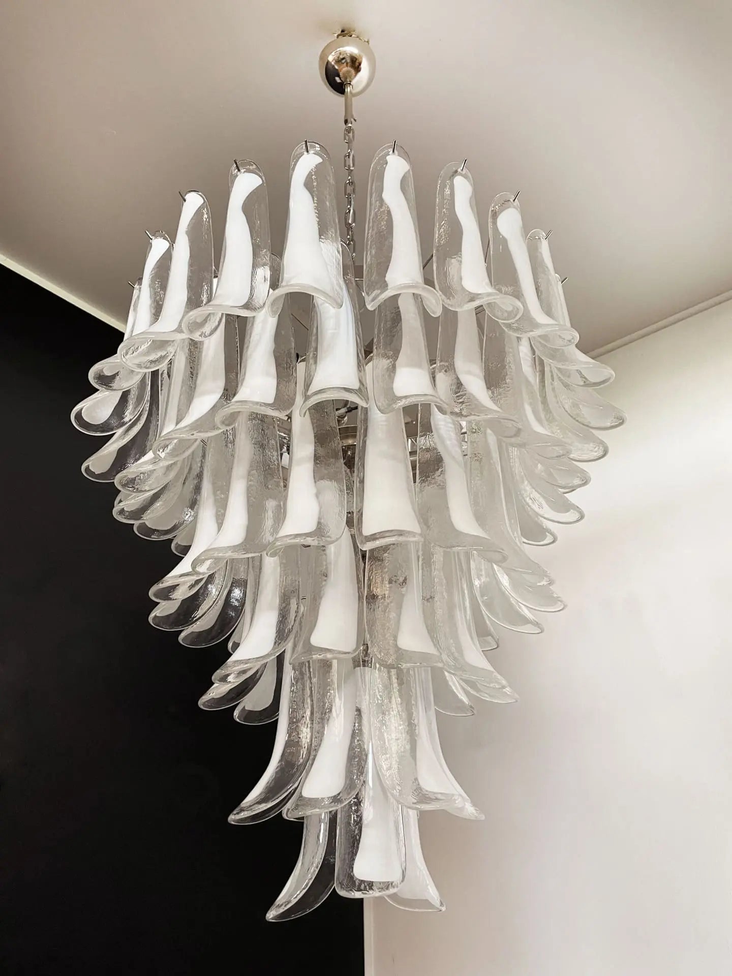 Murano Chandelier – 75 petals – Transparent by Meetlighting