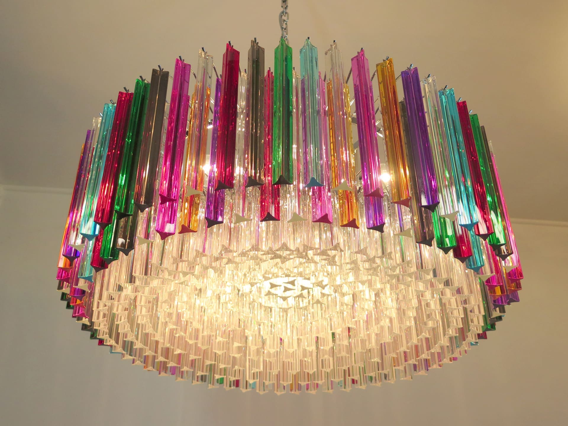 Murano Chandelier – Triedri Round – 391 prisms – Multi by Meetlighting