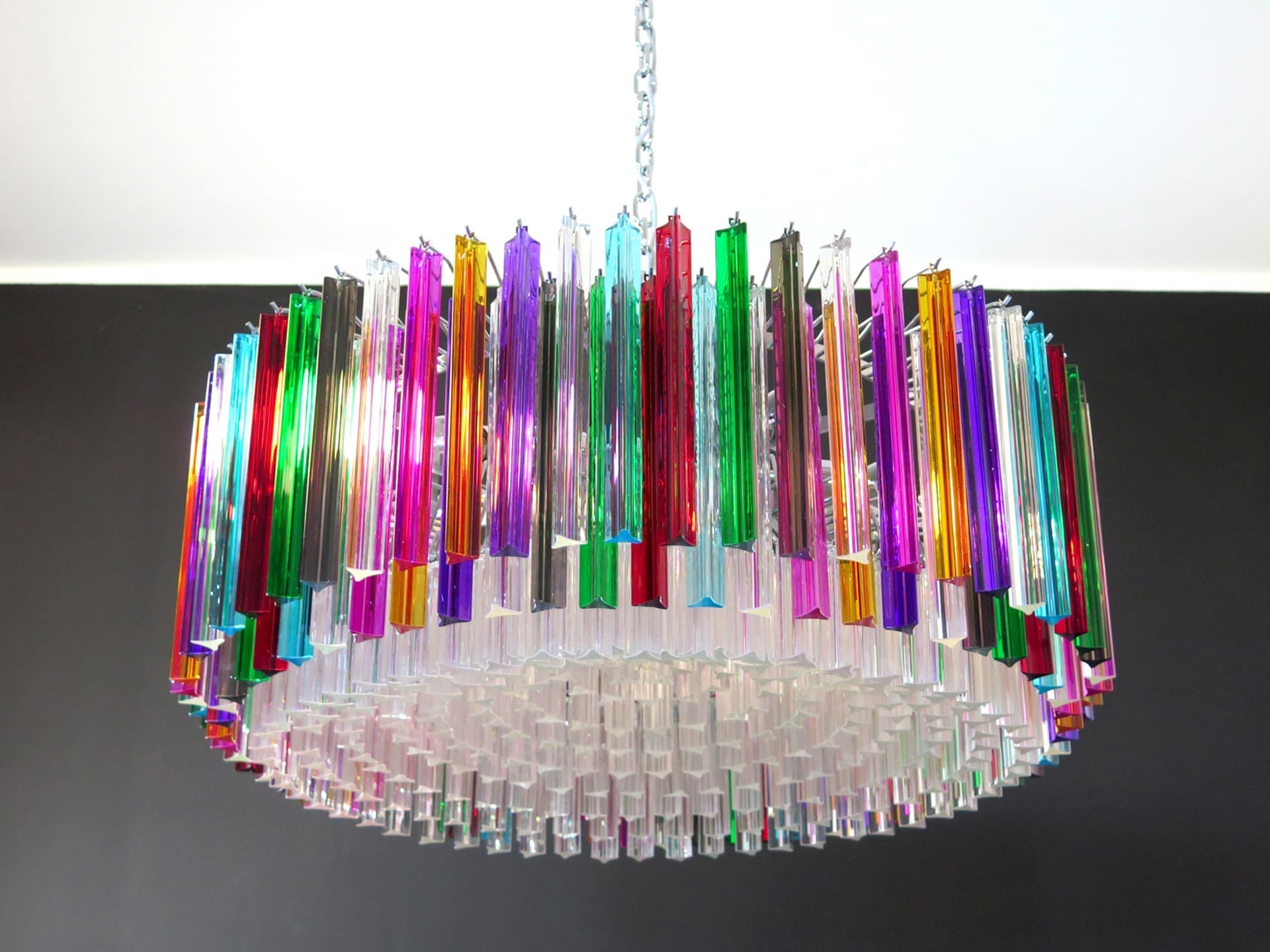 Murano Chandelier – Triedri Round – 391 prisms – Multi by Meetlighting
