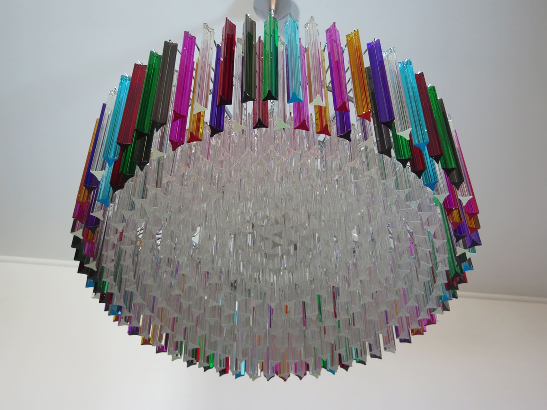 Murano Chandelier – Triedri Round – 391 prisms – Multi by Meetlighting