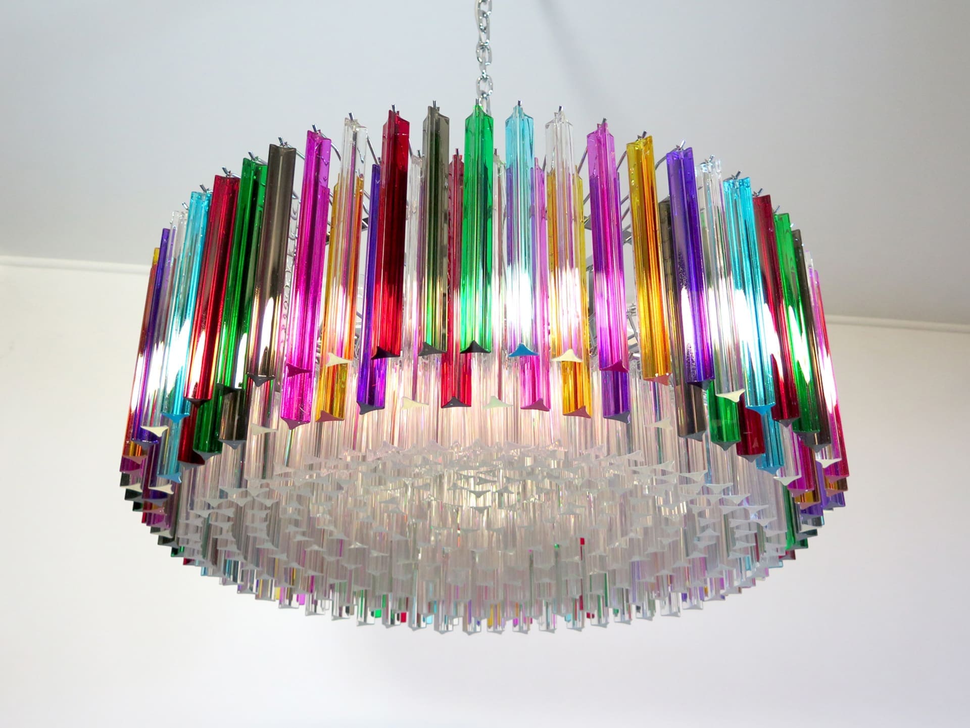 Murano Chandelier – Triedri Round – 391 prisms – Multi by Meetlighting