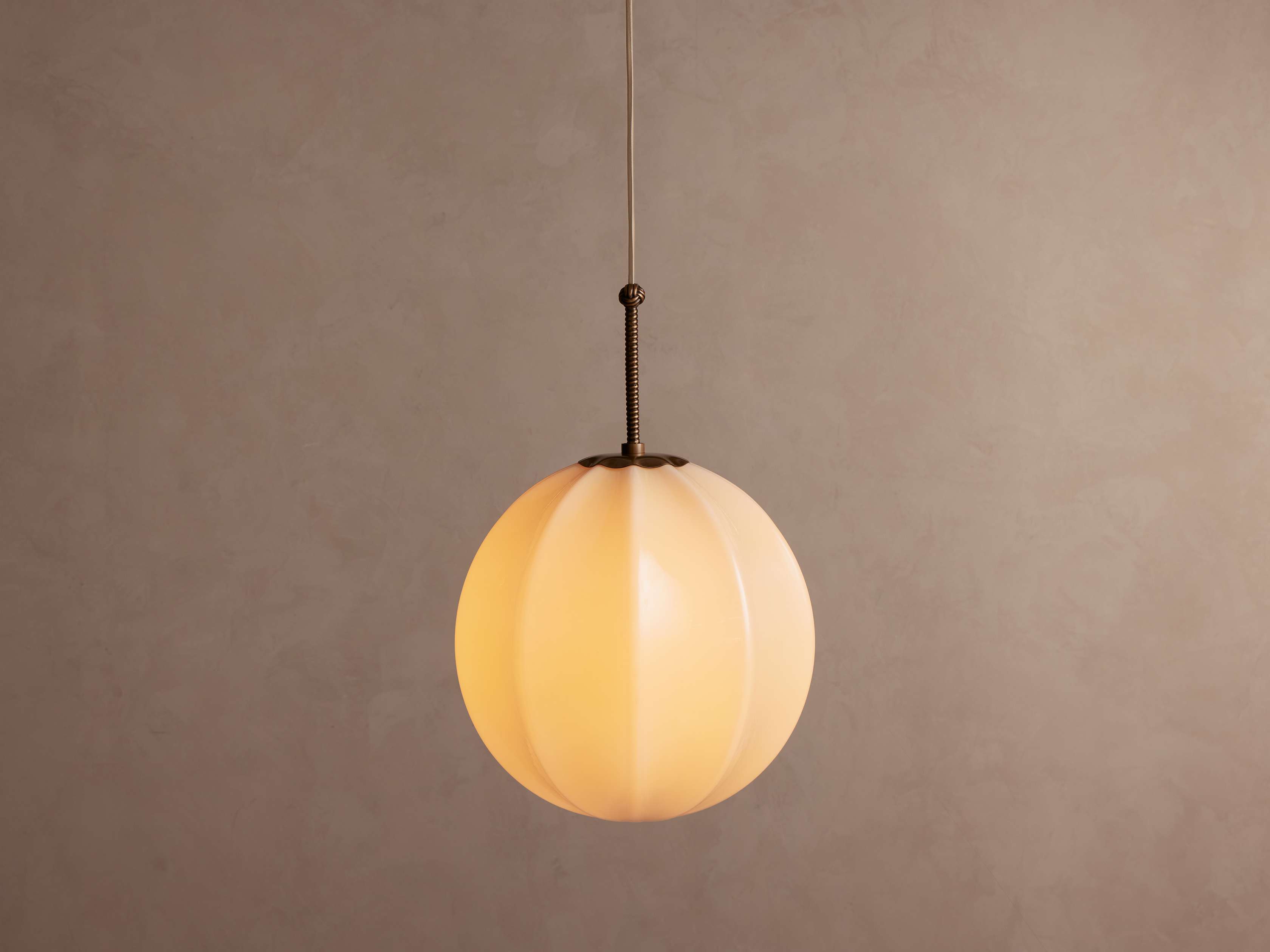 Agnes Pendant 12" 16" 20"D