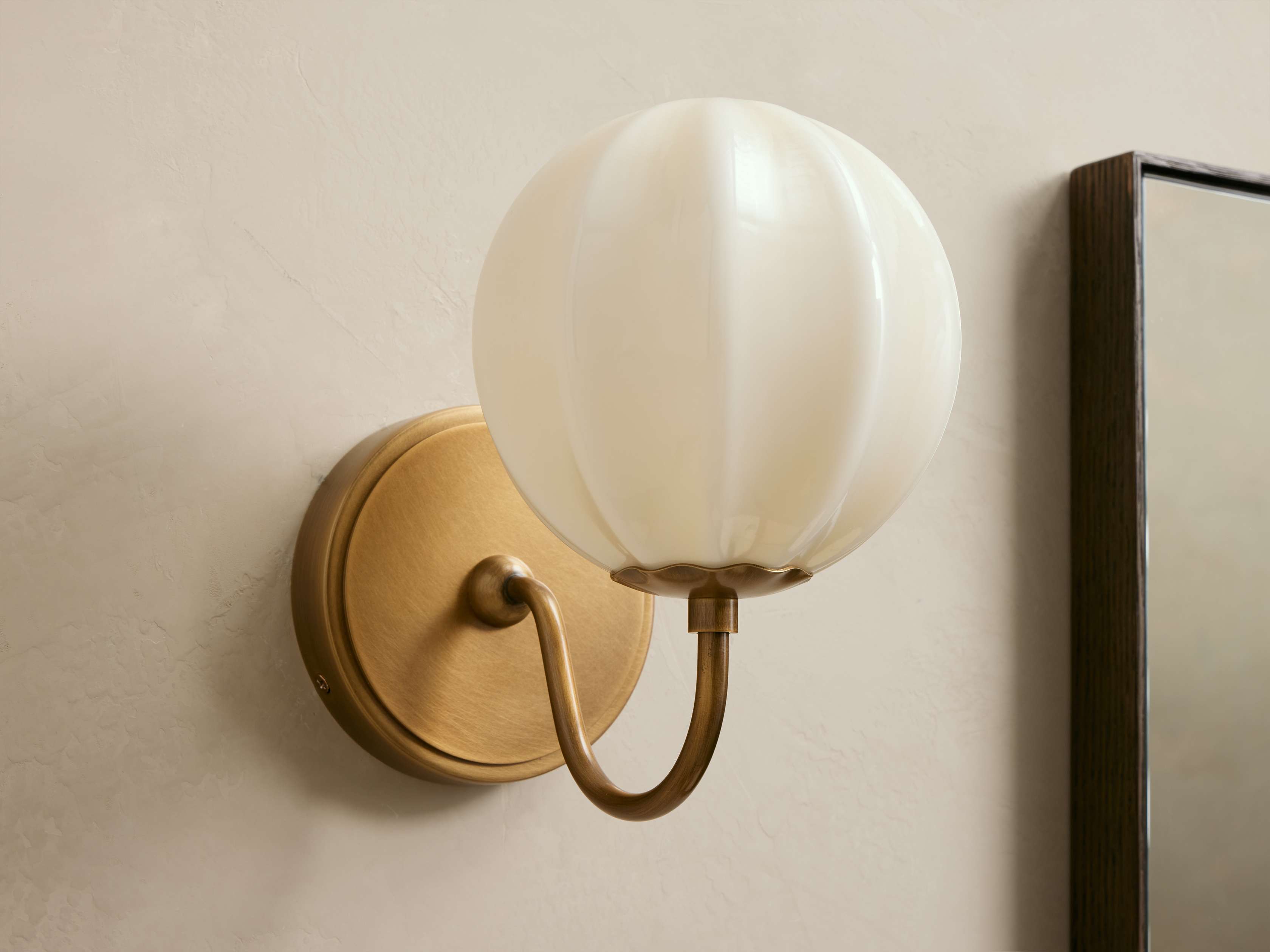 Agnes Gooseneck Sconce
