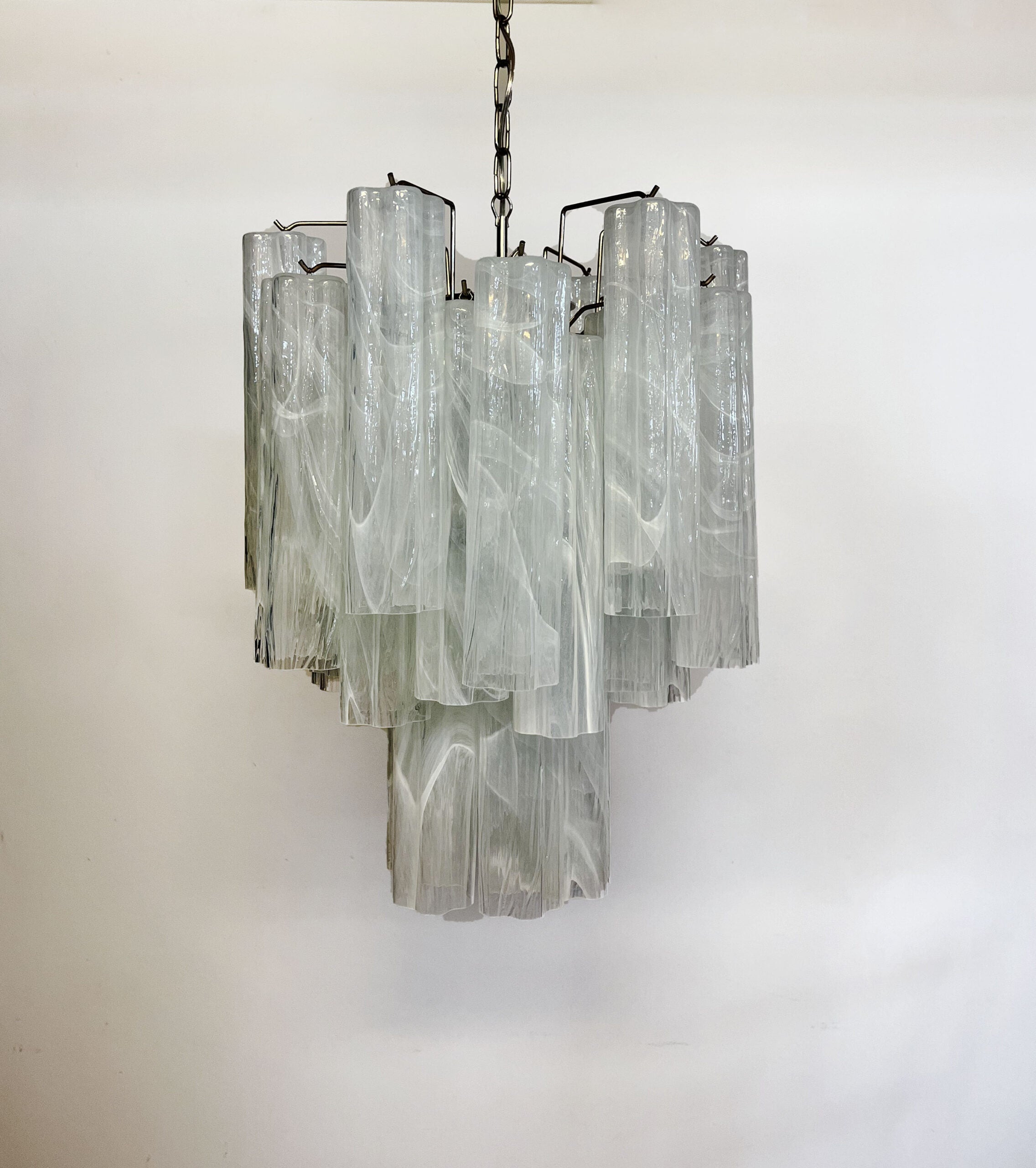 Murano Chandelier – 30 tubes – White Glass Tubes by Meetlighting