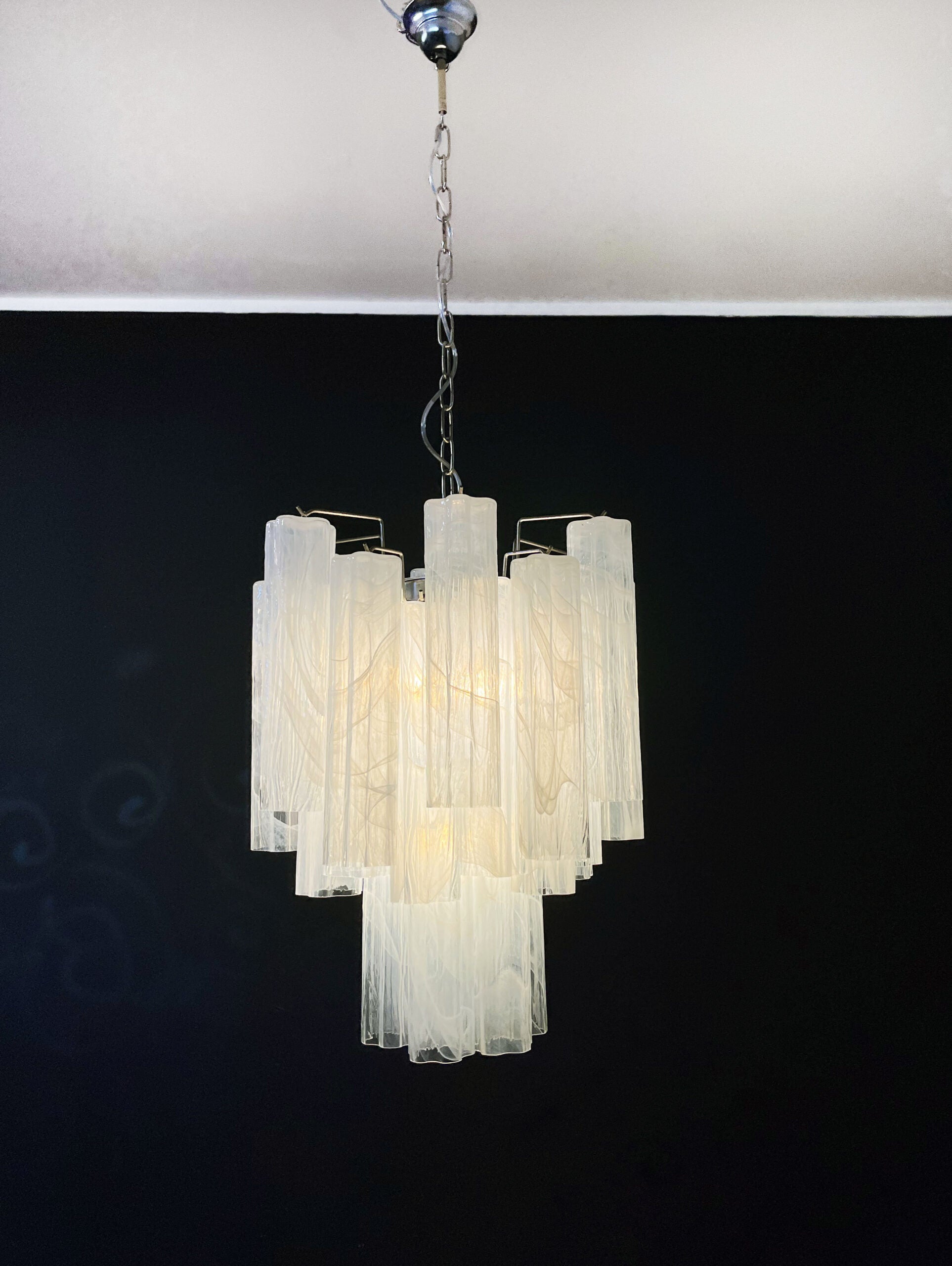 Murano Chandelier – 30 tubes – White Glass Tubes by Meetlighting