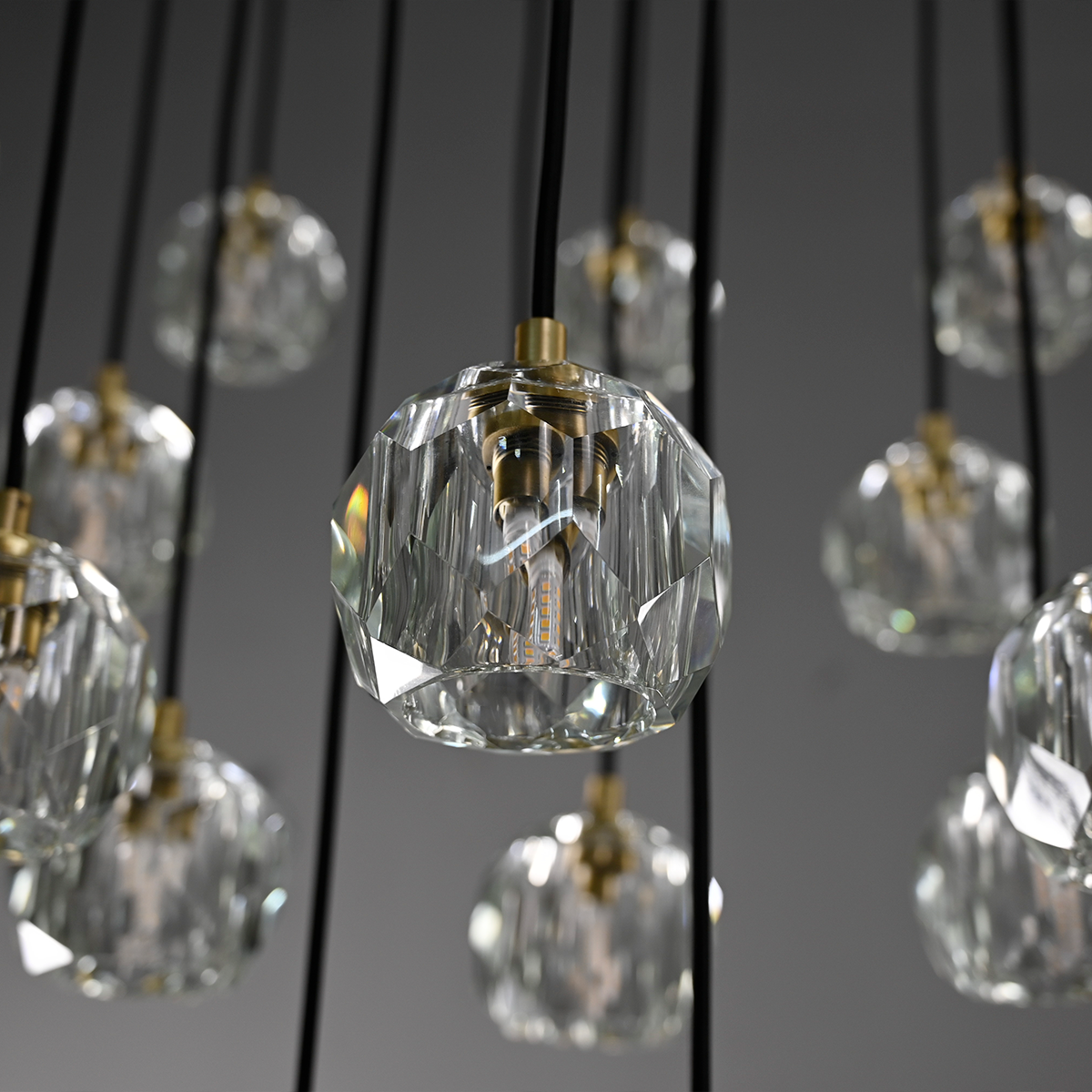 Bille De Crystal Round Cluster Chandelier 30"-Meet Lighting