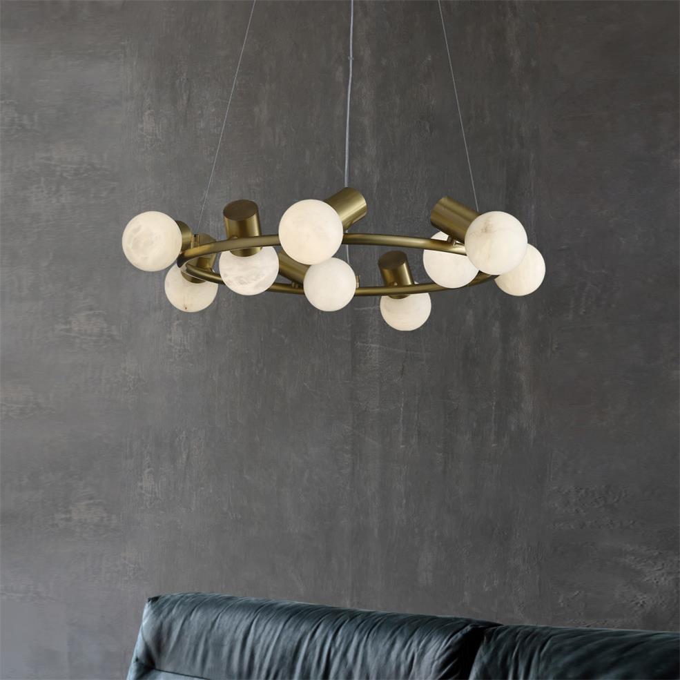 Raechelle Chandelier