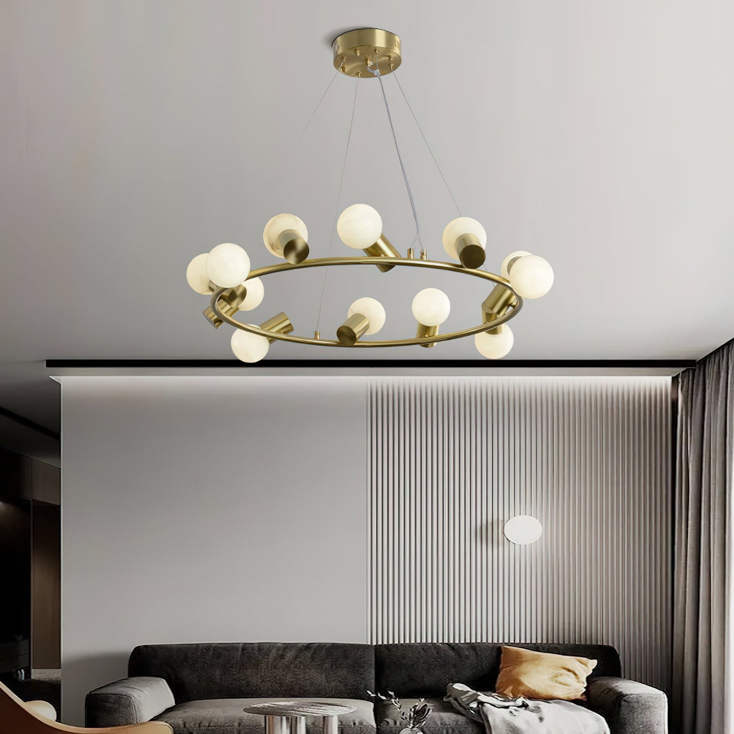 Raechelle Chandelier