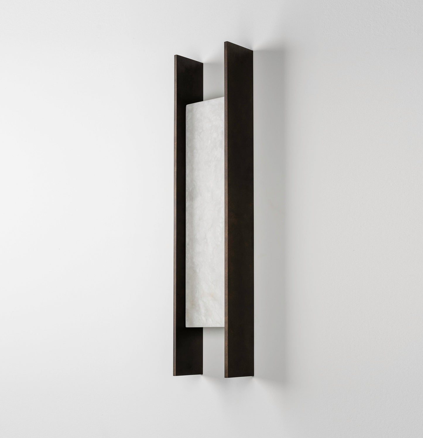 IDA Modern Natural Alabaster Linear Wall Sconce