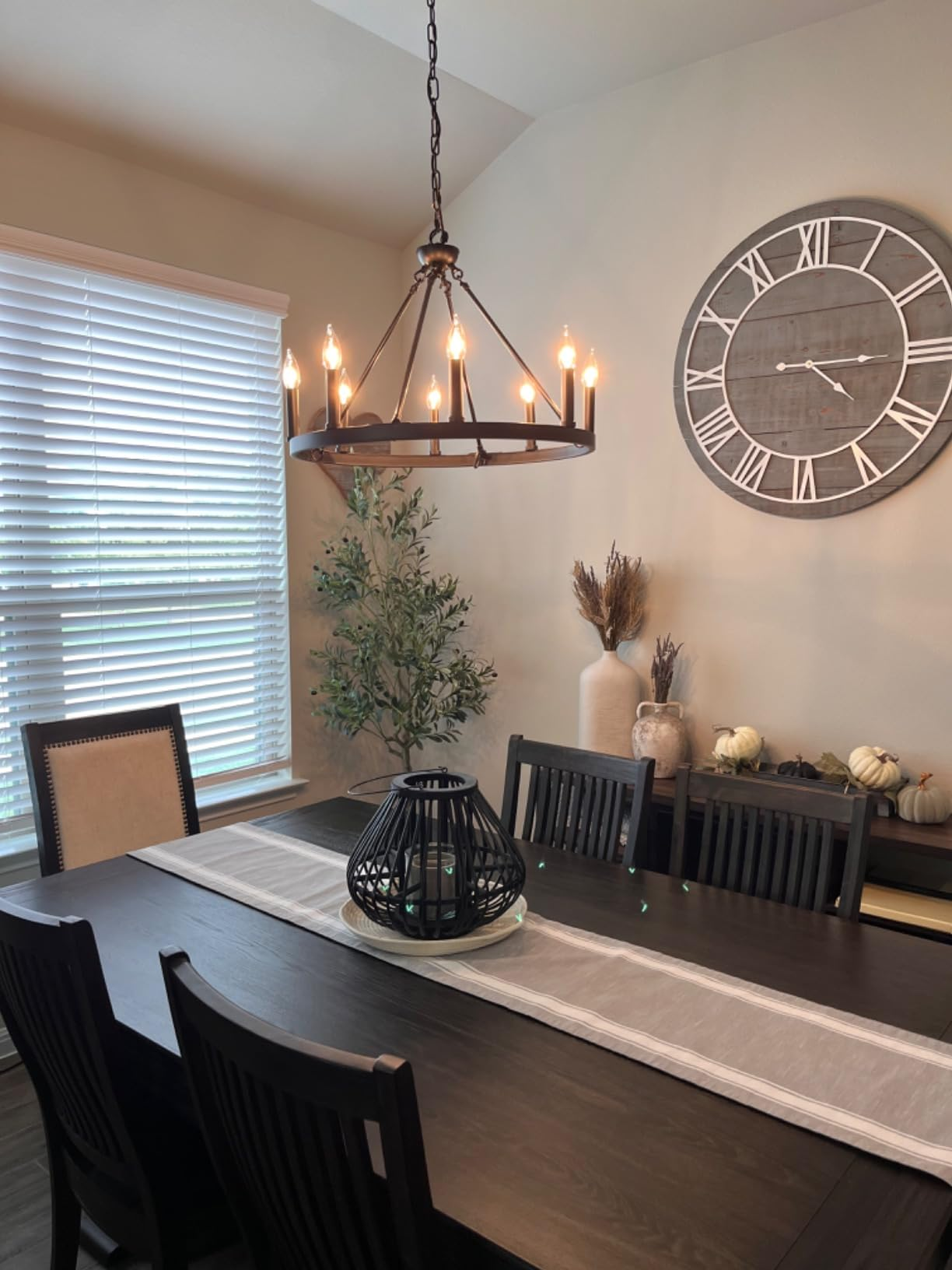 Camine Vintage Candelabra Round Chandelier 26"