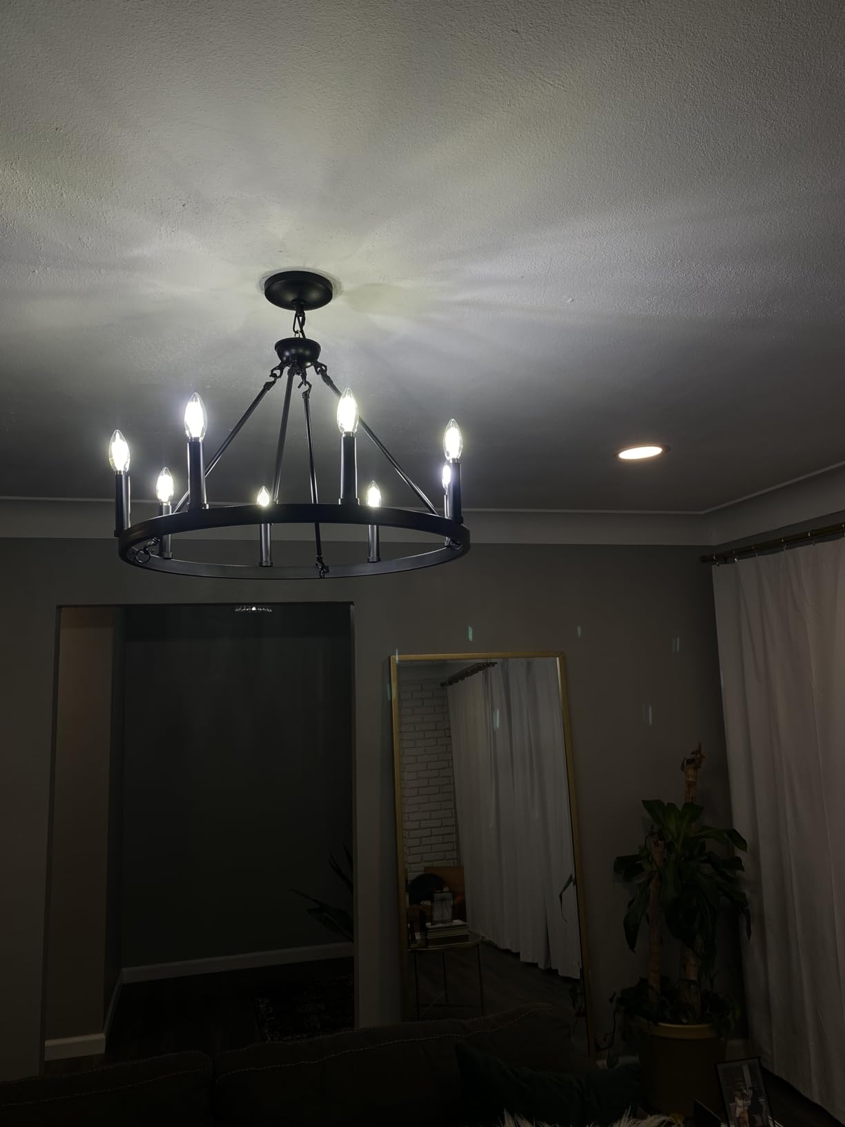 Camine Vintage Candelabra Round Chandelier 73"